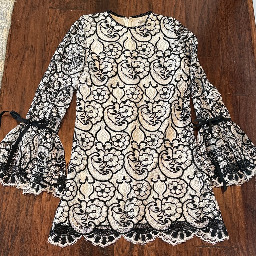 Alexie Black & Cream Lace Mini Dress - Bell Sleeve Floral Design small